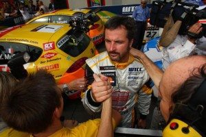 wtcc-imola-cambio-cromos-entre-tarquini-muller-12634565353719-jpg wtcc-imola-cambio-cromos-entre-tarquini-muller-12634565353719.jpg