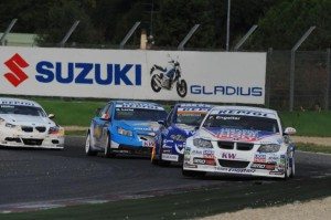 wtcc-imola-cambio-cromos-entre-tarquini-muller-12634565363721-jpg wtcc-imola-cambio-cromos-entre-tarquini-muller-12634565363721.jpg