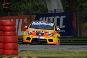 wtcc-imola-triplete-seat-tarquini-cabeza-12634565273652.jpg