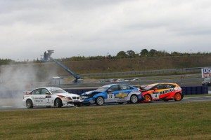 wtcc-oschersleben-priaulx-esta-vuelta-12634564352878.jpg