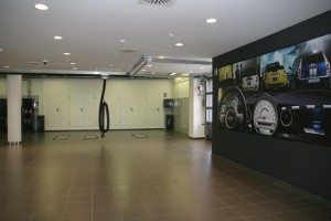 bmw-mini-estrenan-barcelona-uno-sus-mayores-concesionarios-12634566314522-jpg bmw-mini-estrenan-barcelona-uno-sus-mayores-concesionarios-12634566314522.JPG