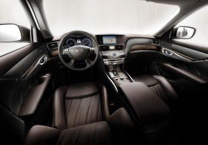 infiniti-m-bosque-rodante-12634566784933.jpg