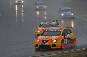 wtcc-osaka-muller-recorta-diferencias-12634567075186.jpg
