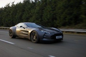 nuevos-limites-aston-martin-one-77-12634569006811.jpg