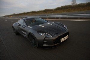 nuevos-limites-aston-martin-one-77-12634569006812.jpg