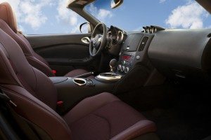 nissan-370z-roadster-aterriza-europa-126350148810.jpg