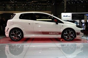 salon-automovil-ginebra-abarth-punto-evo-12677210635.jpg