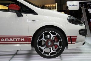 salon-automovil-ginebra-abarth-punto-evo-12677210646.jpg