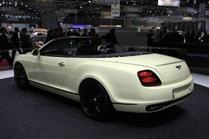 salon-automovil-ginebra-bentley-continental-supersports-convertible-12677217834.jpg