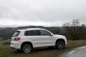volkswagen-tiguan-r-line-12687333752.jpg