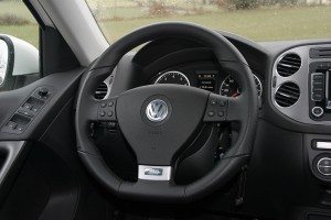volkswagen-tiguan-r-line-12687339047.jpg