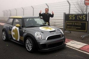 no-hay-fronteras-mini-e-race-rodando-nordschleife-12711641987.jpg