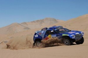 volkswagen-aguarda-dakar-2011-todavia-duro-12725565082.jpg
