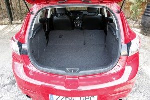 volkswagen-scirocco-r-contra-mazda-3-mps-12712443018-jpg volkswagen-scirocco-r-contra-mazda-3-mps-12712443018.jpg