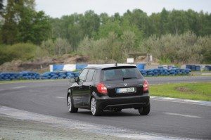 fabia-rs-pequeno-estirpe-deportiva-skoda-12744577055.jpg