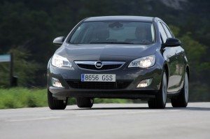 peugeot-308-1-6-thp-150-contra-opel-astra-1-6-turbo-180-12750709463.jpg