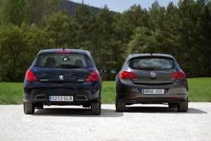 proximamente-cochesafondo-peugeot-308-contra-opel-astra-12736791605.jpg