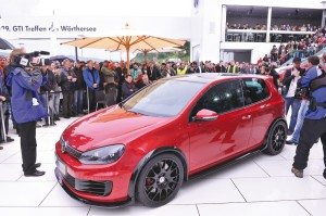 volkswagen-se-pasa-raya-golf-gti-excessive-12740785093.jpg