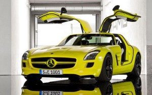 mercedes-sls-amg-e-cell-jugando-corriente-12773098943.jpg