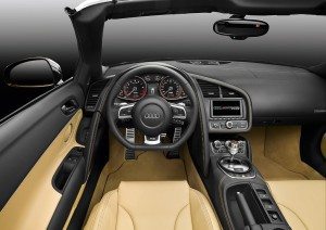 audi-r8-spyder-4-2-fsi-quattro-fresco-dinamismo-12784046104.jpg