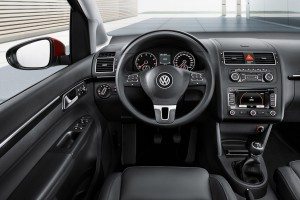 volkswagen-abre-espacio-nuevo-touran-12804246555.jpg