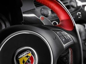 abarth-695-tributo-ferrari-esporpion-rampante-12826660208.jpg