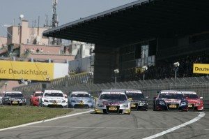 dtm-mercedes-benz-contra-nurburgring-12810013885.jpg