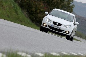 seat-ibiza-1-6-tdi-sport-contra-peugeot-207-1-6-hdi-sport-12826718765.jpg