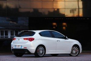alfa-romeo-giulietta-crecera-paris-12843759973.jpg