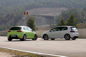 proximamente-cochesafondo-volkswagen-golf-r-contra-seat-leon-cupra-r-12840223452.jpg