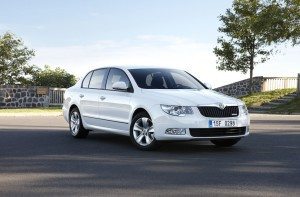 skoda-superb-combi-greenline-grandeza-verde-12852393202.jpg