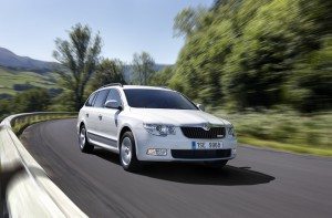 skoda-superb-combi-greenline-grandeza-verde-12852393203.jpg