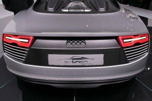 salon-automovil-paris-audi-e-tron-spyder-128612038211.jpg