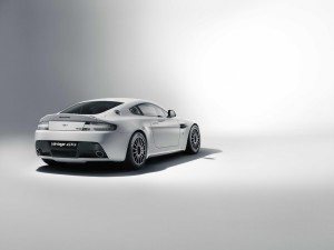 aston-martin-revisa-vantage-gt4-12907935894.jpg