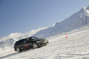cursos-mercedes-benz-conduccion-sobre-nieve-gratis-12924068142.jpg
