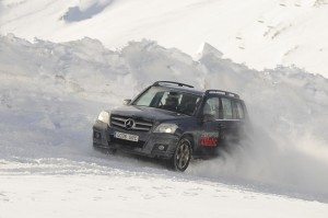 cursos-mercedes-benz-conduccion-sobre-nieve-gratis-12924068143.jpg