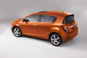 chevrolet-sonic-variante-sedan-aveo-12946837124.jpg