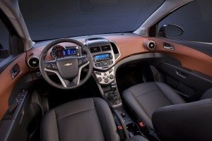 chevrolet-sonic-variante-sedan-aveo-12946837137.jpg