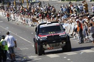 dakar-2011-etapa-1-carlos-sainz-lucas-cruz-primeros-lideres-12940022251.jpg