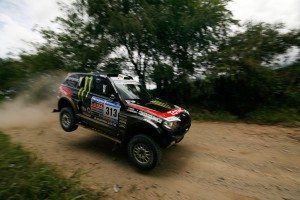dakar-2011-etapa-1-carlos-sainz-lucas-cruz-primeros-lideres-12940087424.jpg