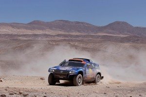 dakar-2011-etapa-10-sainz-se-complica-primera-villiers-12948639104.jpg