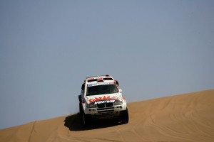 dakar-2011-etapa-10-sainz-se-complica-primera-villiers-12948640971.jpg