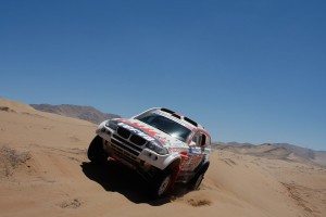 dakar-2011-etapa-9-nasser-al-attiyah-aguanta-envites-carlos-sainz-12947874772.jpg
