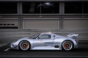 historia-futuro-se-funden-porsche-918-rsr-129466456911.jpg