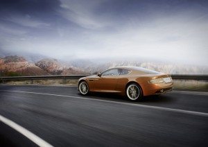 lo-mejor-db9-dbs-unido-nuevo-aston-martin-virage-12984932574.jpg
