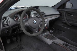 bmw-serie-1-m-coupe-se-foguea-mundial-motogp-130099484912.jpg