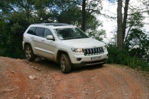 jeep-grand-cherokee-3-6-v6-overland-pomposo-equilibrista-13014820308.jpg