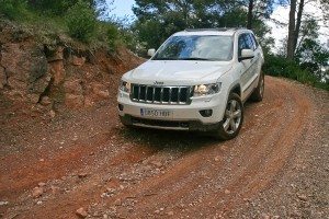 jeep-grand-cherokee-3-6-v6-overland-pomposo-equilibrista-13014820309.jpg
