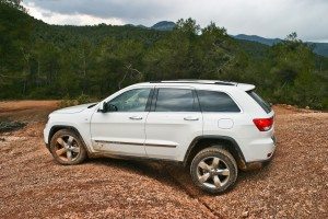jeep-grand-cherokee-3-6-v6-overland-pomposo-equilibrista-130148203313.jpg