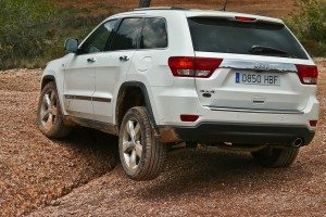 jeep-grand-cherokee-3-6-v6-overland-pomposo-equilibrista-130151130534.jpg